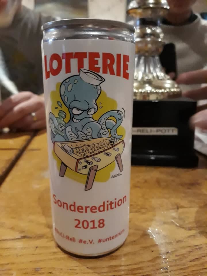 Wir starten unsere weihnachtliche Mitgliederversammlung mit wat Neuem aus der Merchandising-Abteilung ❤️ mmmh